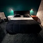 Miami Peaceful King Bed With 65 Inch Smart Tv, Netflix, Airplay, Ergonomic Desk And 500 Mbps Wifi Near Fiu, Dolphin Mall, Airport