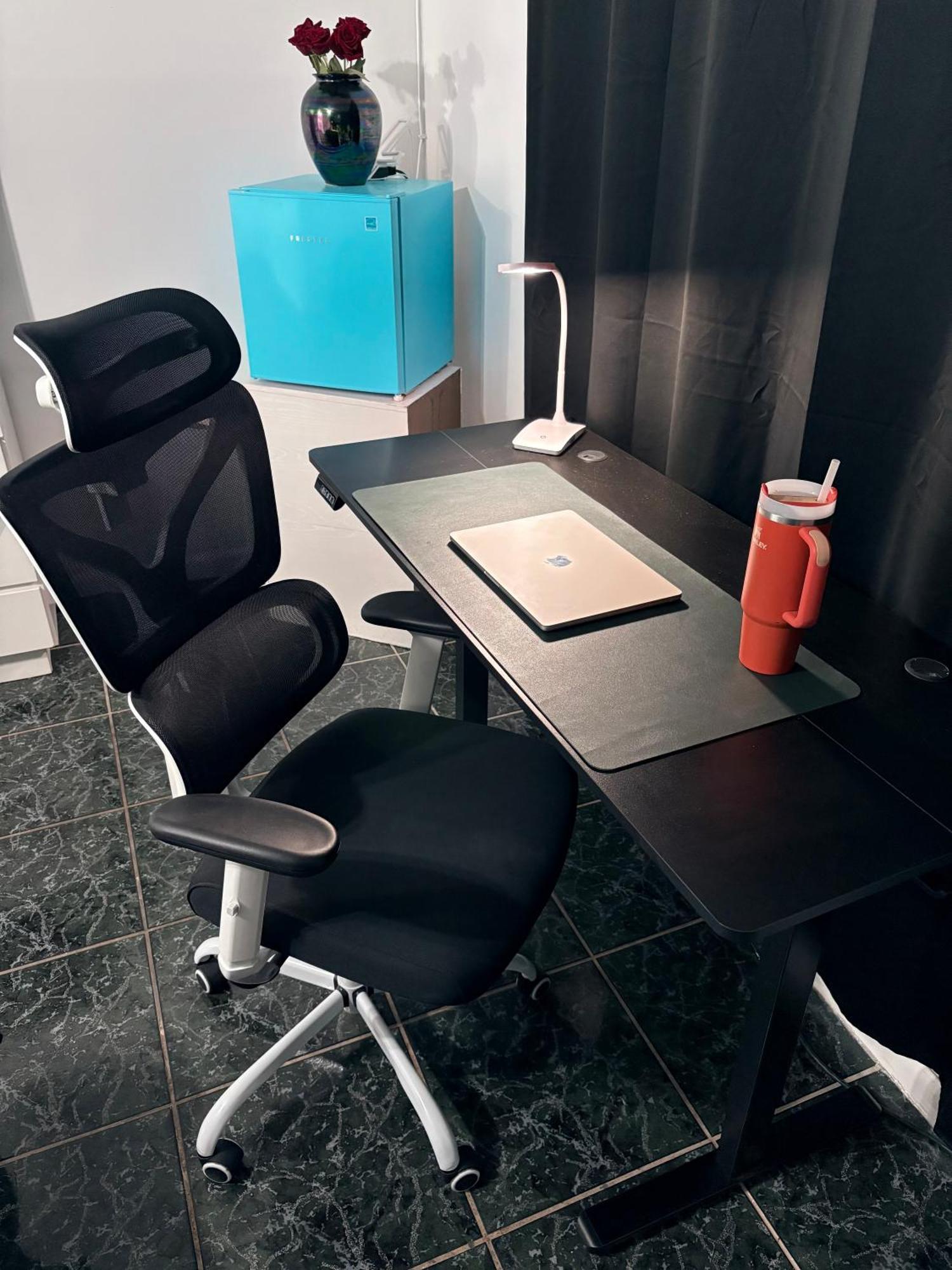 Miami Peaceful King Bed With 65 Inch Smart Tv, Netflix, Airplay, Ergonomic Desk And 500 Mbps Wifi Near Fiu, Dolphin Mall, Airport Hospedagem domiciliar Miami